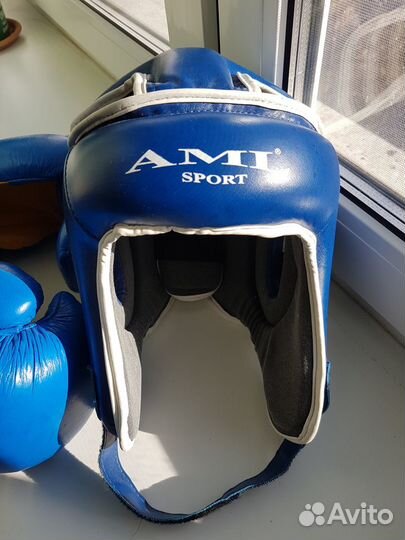 Шлем и перчатки