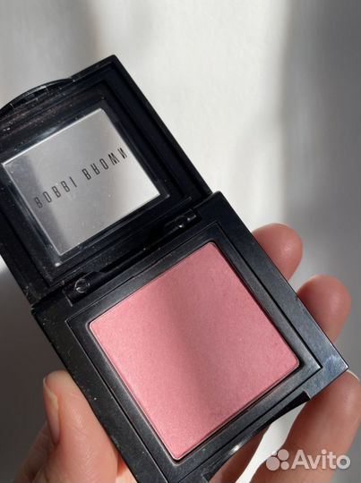 Румяна Bobbi Brawn