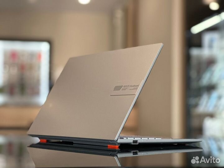 Ноутбук Asus/oled/R5-7/DDR5-16Gb/SSD-512Gb