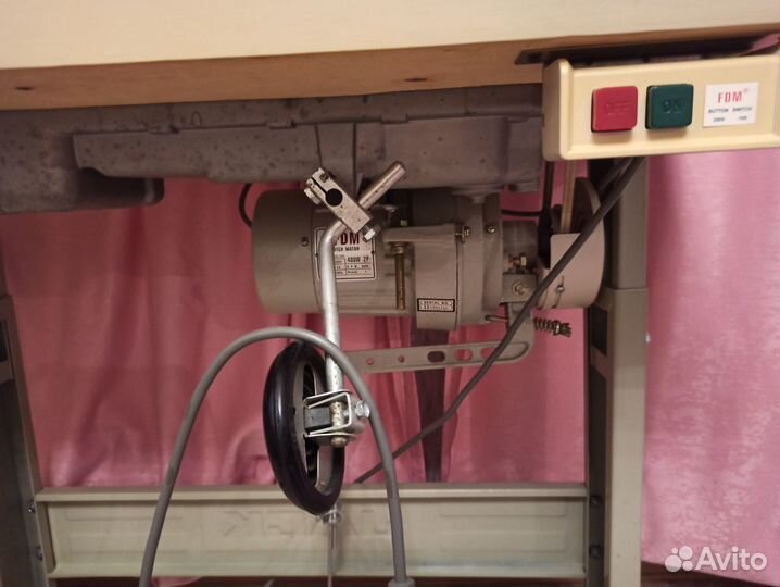 Продам швейную машину