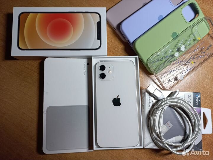 iPhone 12, 64 ГБ