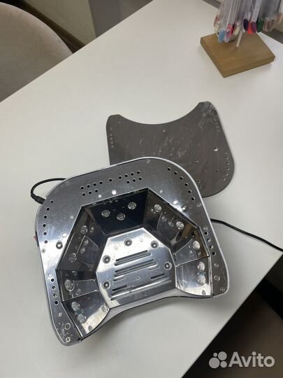 LED лампа для маникюра