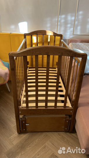 Детская кроватка с матрасом
