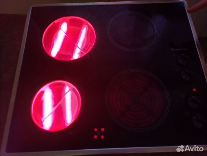 Керамическая варочная панель. Ariston