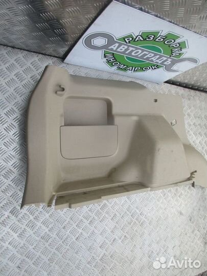 Обшивка багажника левая Форд Эскейп 2008г