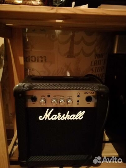Гитарный комбоусилитель Marshall MG10 cf