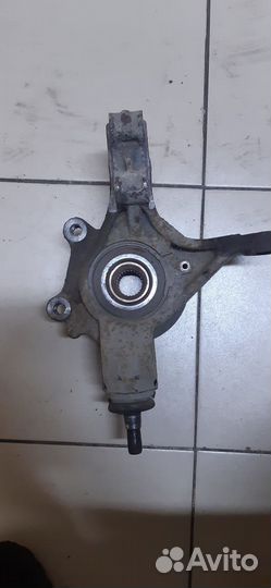 Кулак поворотный передний правый Citroen C4 1