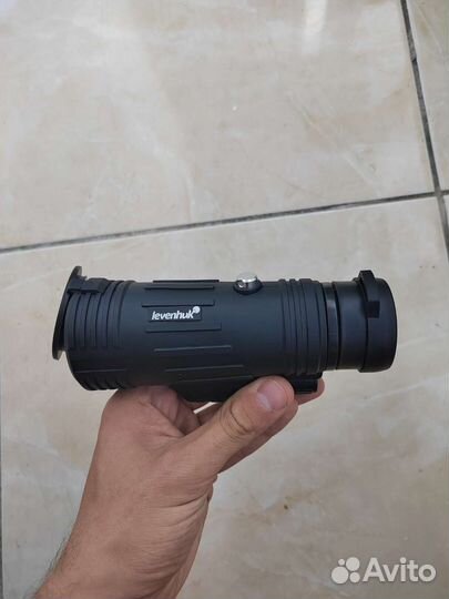 Монокуляр levenhuk atom 10x42