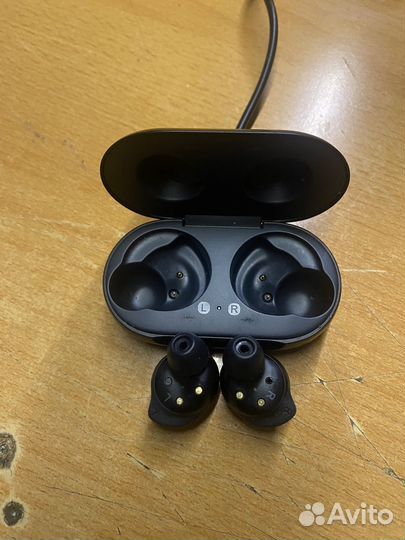 Беспроводные наушники Galaxy Buds