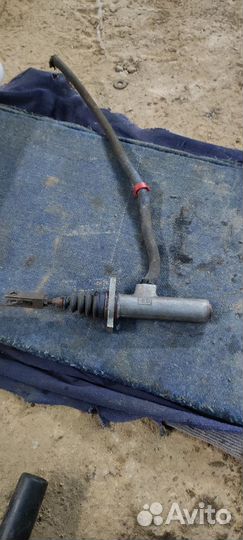 Главный цилиндр сцепления Ауди А6/100 С4