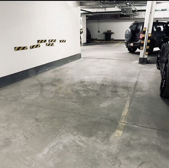 Машиноместо, 30 м²