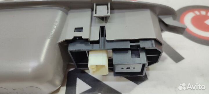 Кнопка стеклоподъемника Toyota Vista Ardeo ZZV50