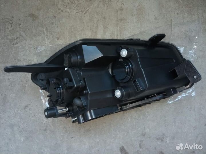 Фара Geely Emgrand X7. Неоригинал