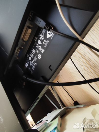 HP EliteDisplay E231