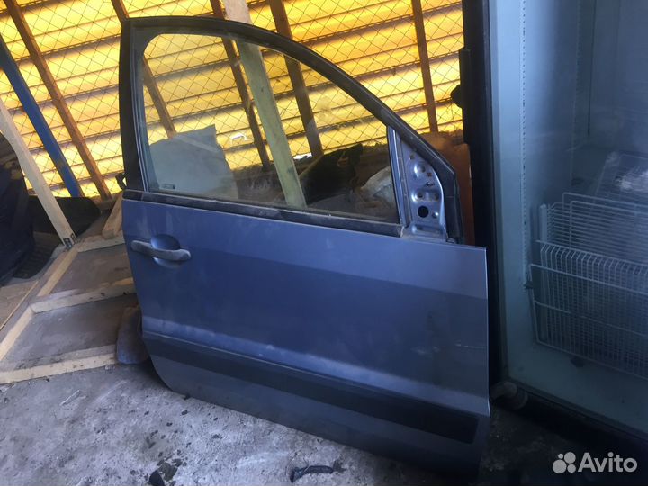 Дверь передняя правая Ford Fusion