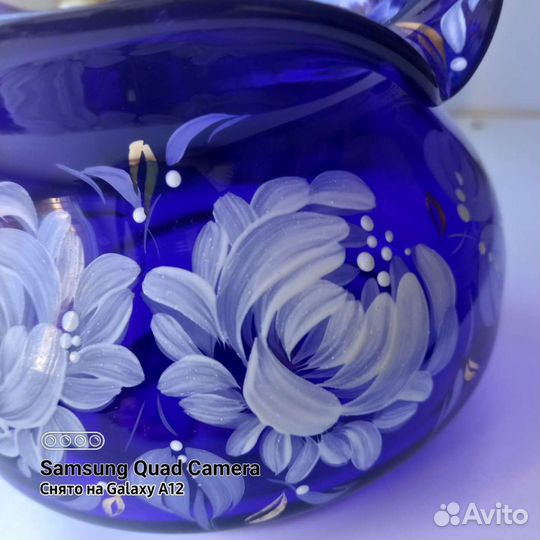 Ваза из синего стекла