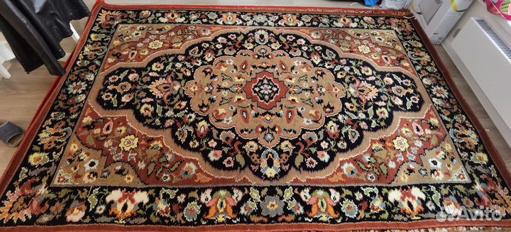 Продам ковёр в хорошем состоянии. Торг