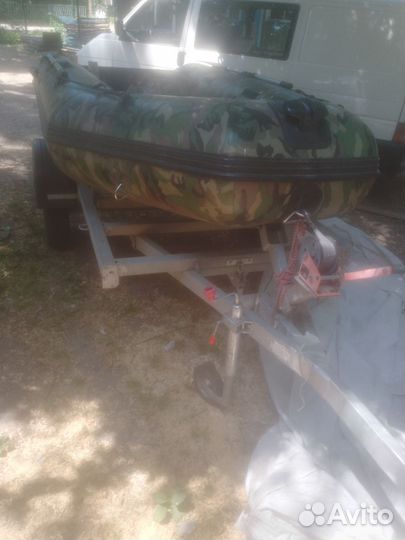 Лодка с мотором