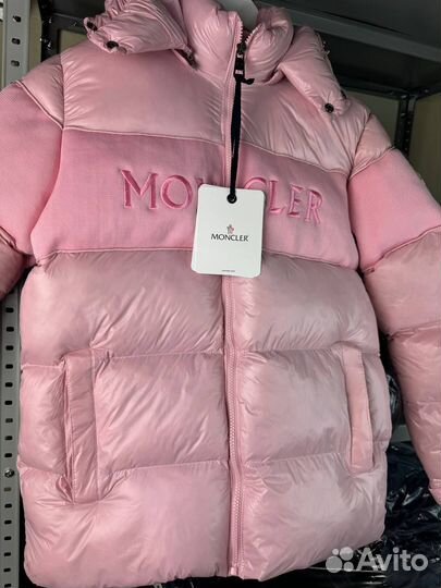 Пуховик moncler розовый