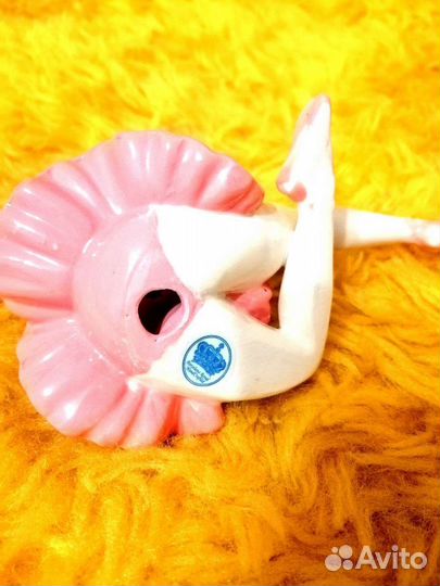 Фарфоровая статуэтка 