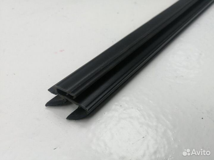 Уплотнитель стекла двери задний левый Bmw X4 F26