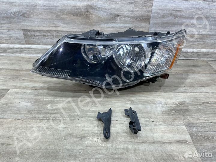 Фара левая Mitsubishi Outlander 2 XL (2005-2009)