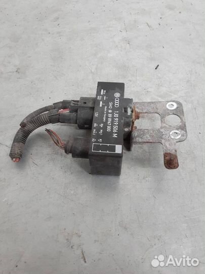 Реле электровентилятора Skoda Octavia (A4) рест