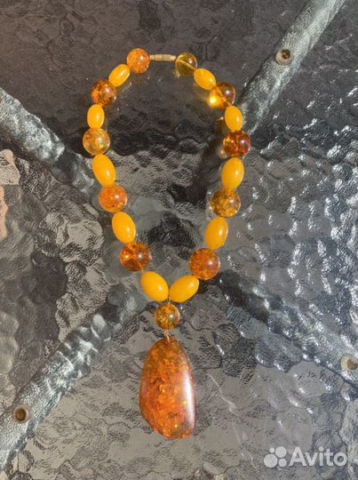 Янтарь бусы