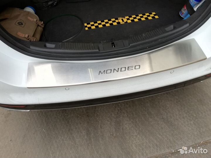 Накладка на задний бампер Ford Mondeo (новая)