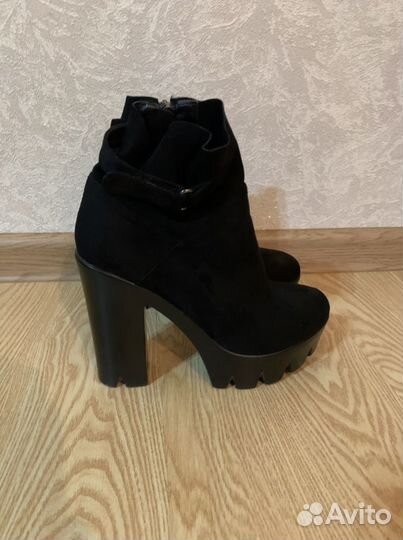 Ботинки женские