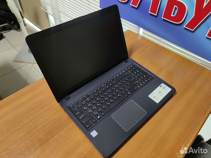 Ноутбук бу Asus / как новый / ssd / упаковка