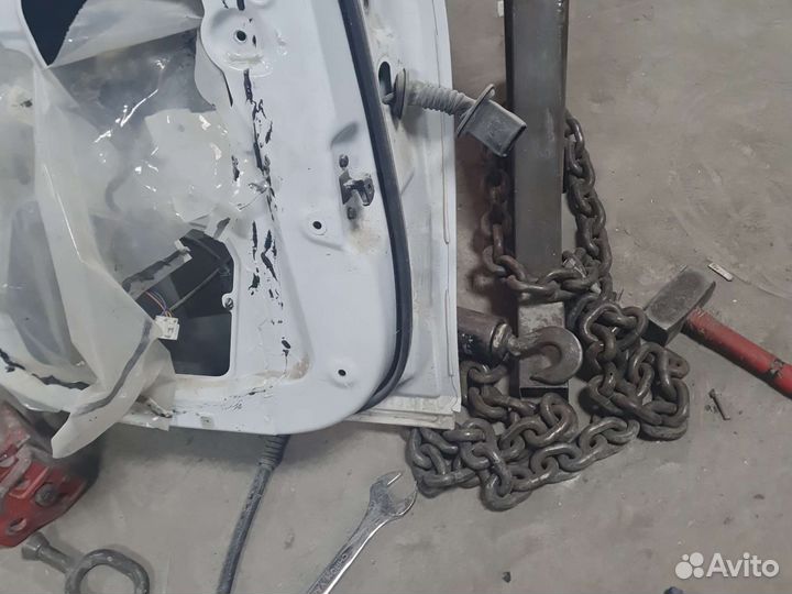 Дверь задняя левая Geely Emgrand EC7