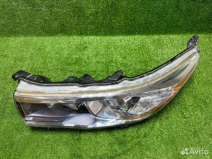 Фара передняя левая Toyota Highlander 2014