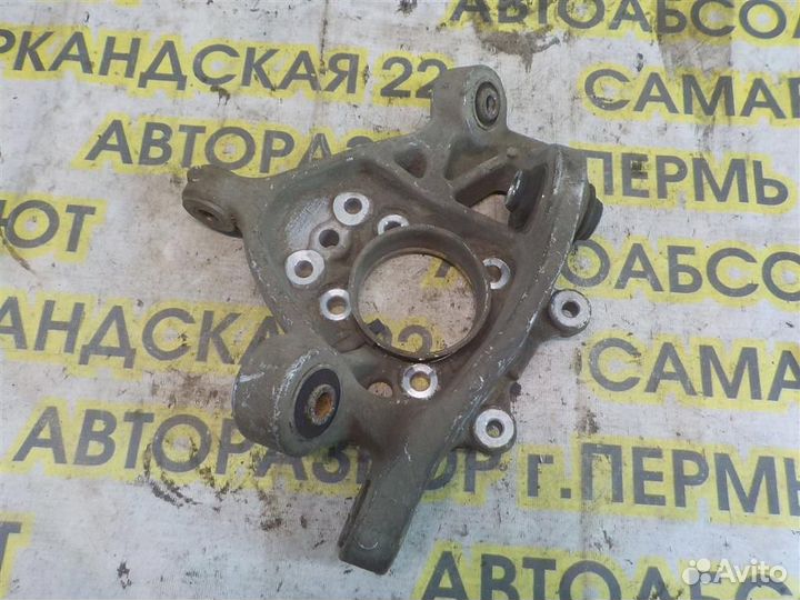 Кулак поворотный задний правый Lexus GS 300/350/4