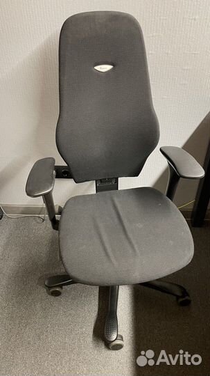 Офисные кресла
