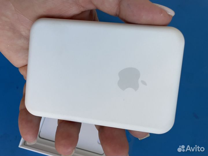 Портативный аккумулятор Apple MagSafe Battery Pack