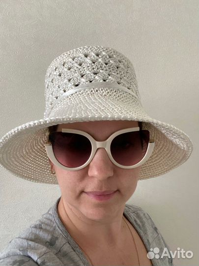 Шляпа из рафии ручной работы