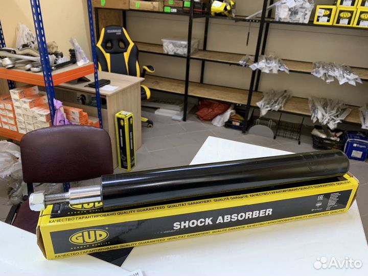 Амортизаторы передние Audi80 B2,B3,B4 VW Passat B2