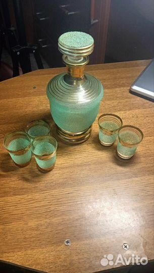 Графин с зелёными рюмками СССР