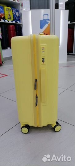 Чемодан 24 дюйма желтый из полипропилена