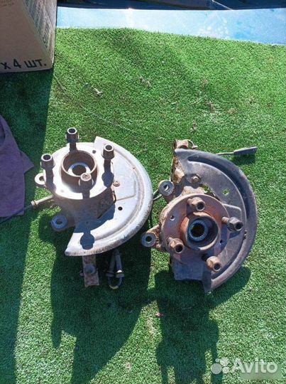 Кулак поворотный передний левый Renault Logan 2017