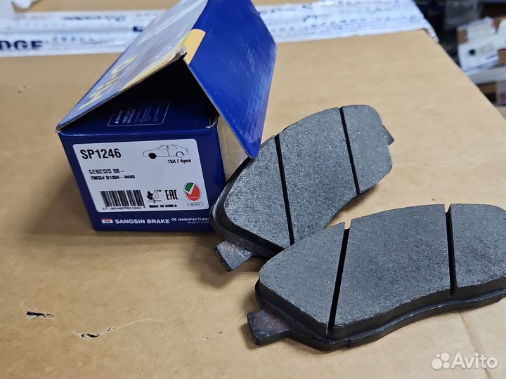 Тормозные колодки передние