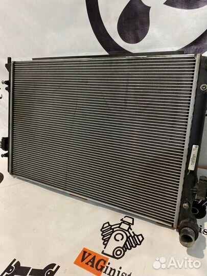 Радиатор охлаждения двигателя Vw Passat B6 3.2
