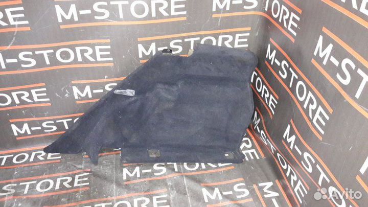 Обшивка багажника правая Mercedes-Benz E-Class