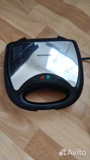 Электрическая вафельница