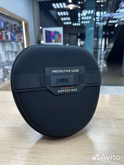 Оригинальный чехол UAG для AirPods Max