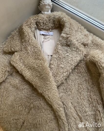 Шуба оригинал iblues (max mara) 40(44 р) бежевый