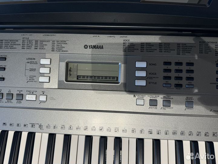 Продам Синтезатор Yamaha PSR-E353