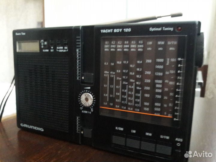 Радиоприемник Grundig Yacht Boy 120