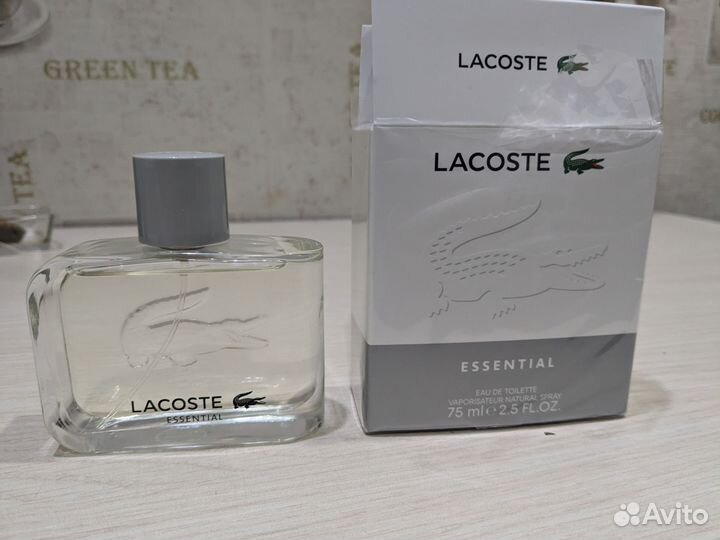 Lacoste essential